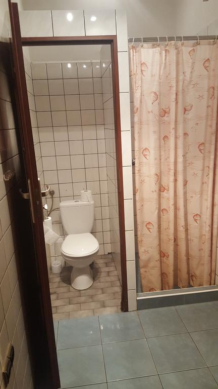 Smocza Jama Hostel Krasków Exteriör bild